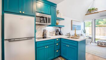 Microwave, oven, coffee/tea maker, blender