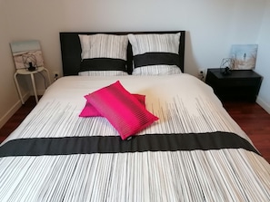 2 chambres, fer et planche à repasser, Wi-Fi gratuit, draps fournis