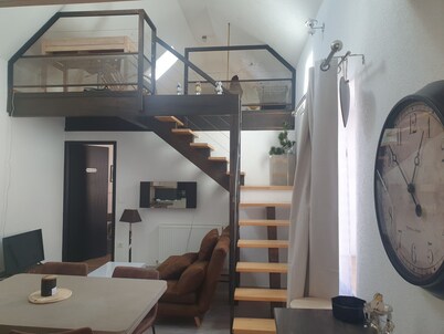 Cosy, newly renovated gîte, very close to the town center but in a quiet location