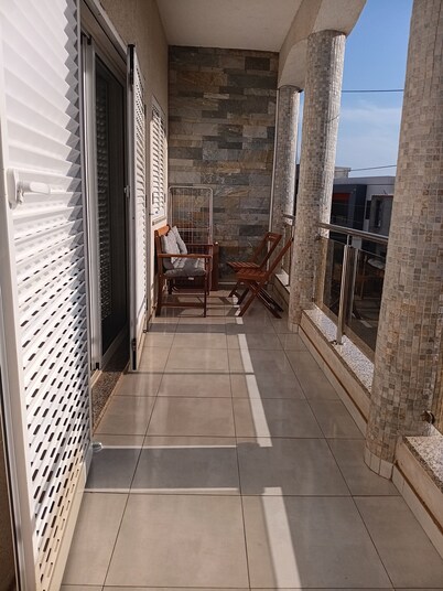 Beautiful 3 bed apt in Praia. Home away from Home.