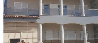 Beautiful 3 bed apt in Praia. Home away from Home.