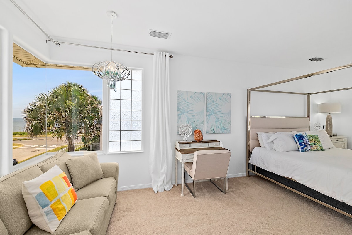 Habitación Premium, 1 cama King size y sofá cama, vista a la playa | 1 habitación, ropa de cama de alta calidad y edredón