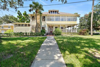 Golden Magnolia Marine