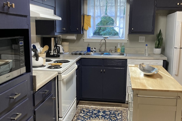 Frigorífic, microones, forn i placa de cuina