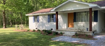Bougie Residence in a Country Setting near Enid and Grenada Lake