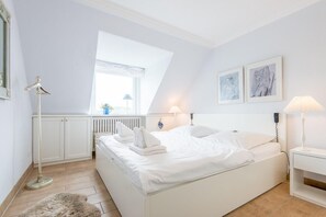 2 عدّة غرف نوم ومكواة/لوح كي وواي فاي وملاءات أسرّة