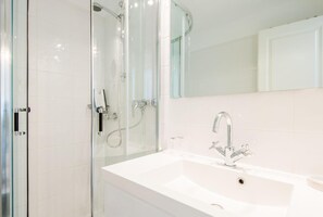 Shower, hair dryer, towels - Mümmelmann, Whg. 12, Germany (Sylt)