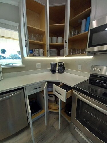 GolfFront 4 Bed/3Bath Renovated Pool Home Sleeps14
