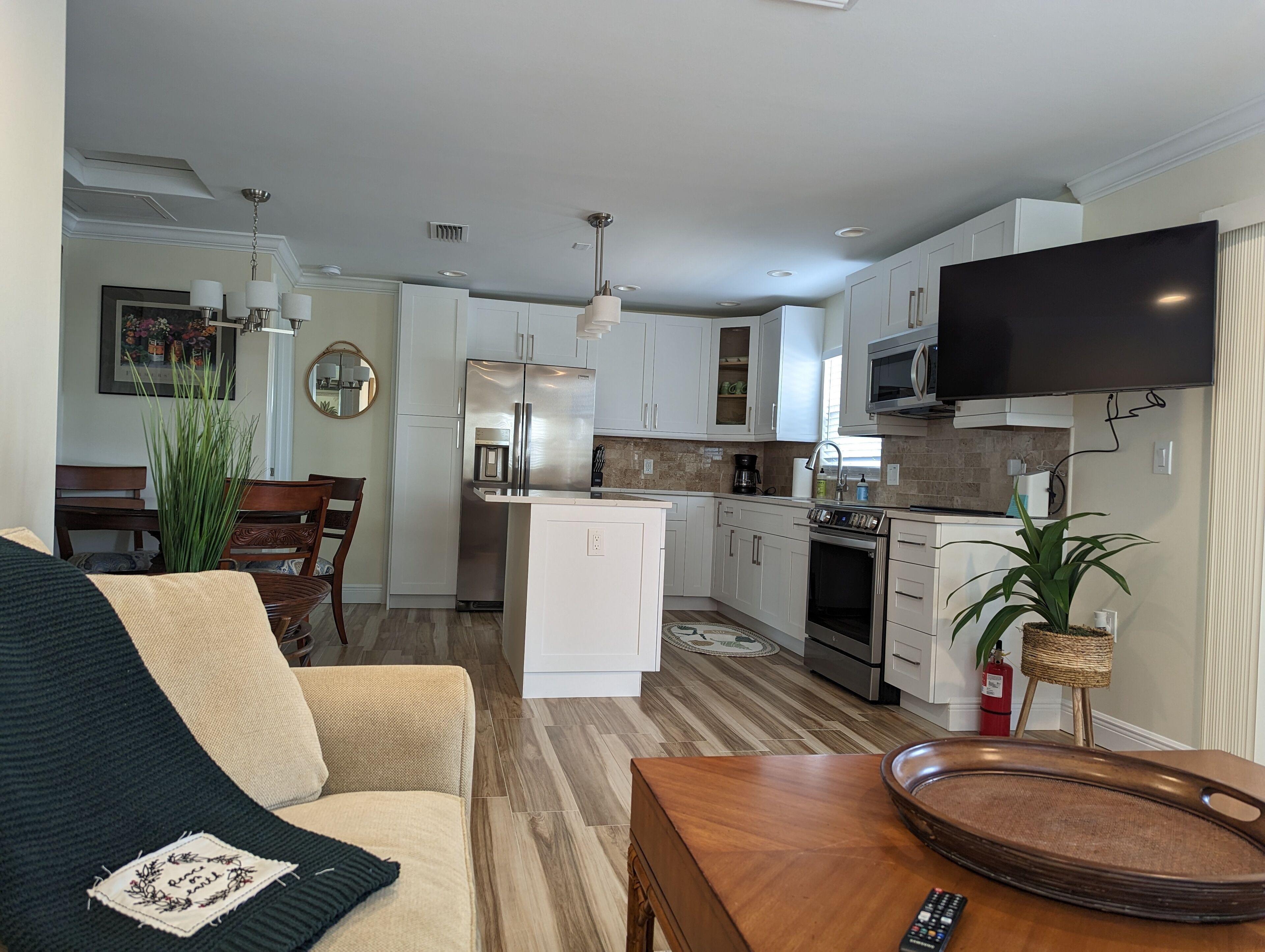 Newly Renovated Waterfront Cottage