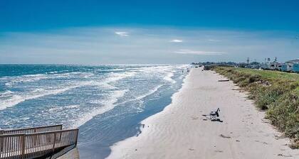 Galveston 2/2 Gulf Front - Heated Pool, 2 Hot Tubs, W/D in Unit