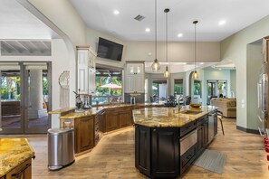 Fridge, microwave, oven, stovetop - Saguaro Estate - .3 Acre Private Paradise (La Quinta)