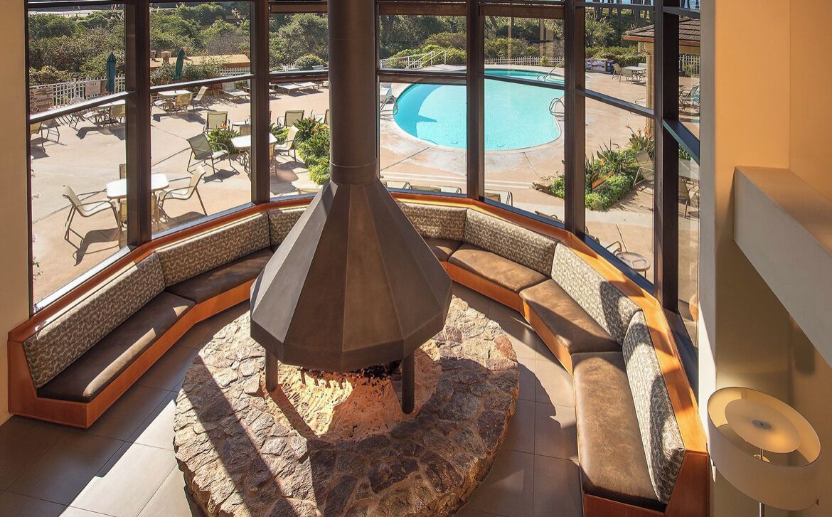 Alberca al aire libre y alberca climatizada