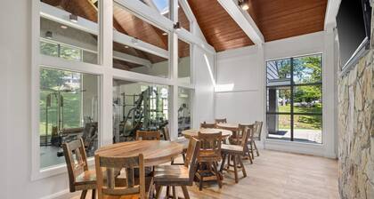 True Ski on / Ski off Spacious Condo w/ Fireplace!