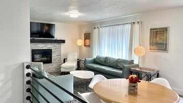 Smart TV, fireplace, video games, table tennis