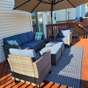 Terrace/patio - Upscale Luxury Townhouse, 3 BR, 2.5 bath near Fort Meade, Deck (Odenton)