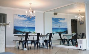 Dining - ENDLESS RELAXATION, condo by the beach (Destin)