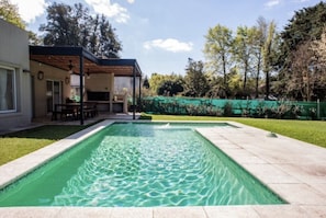 Piscina externa, piscina aquecida