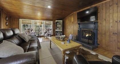 Whitetail sleeps 6 with hot tub