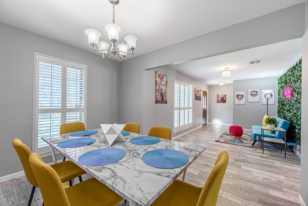 Photo 8 of The Paris- Colorful 3BEDROOM 2BATH SFH w/Heated POOL Available
