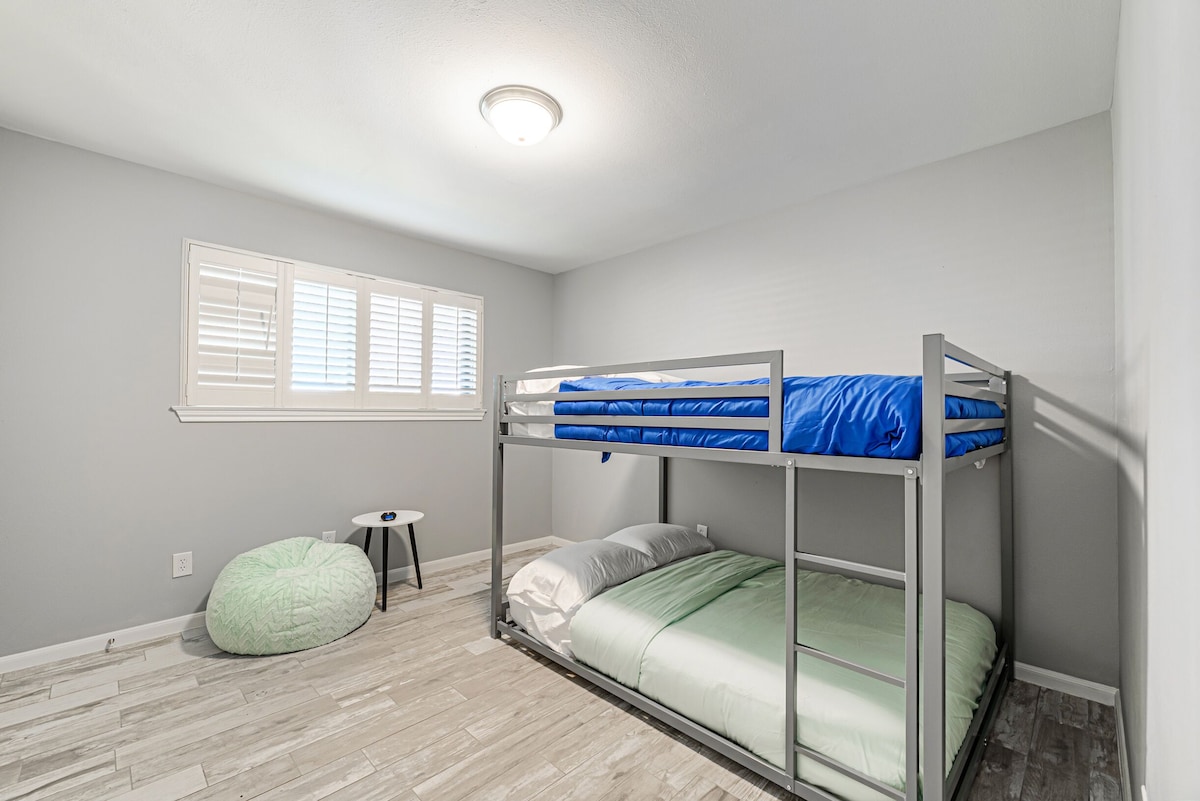 Photo 28 of The Paris- Colorful 3BEDROOM 2BATH SFH w/Heated POOL Available