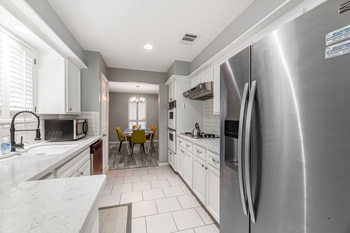 Photo 11 of The Paris- Colorful 3BEDROOM 2BATH SFH w/Heated POOL Available