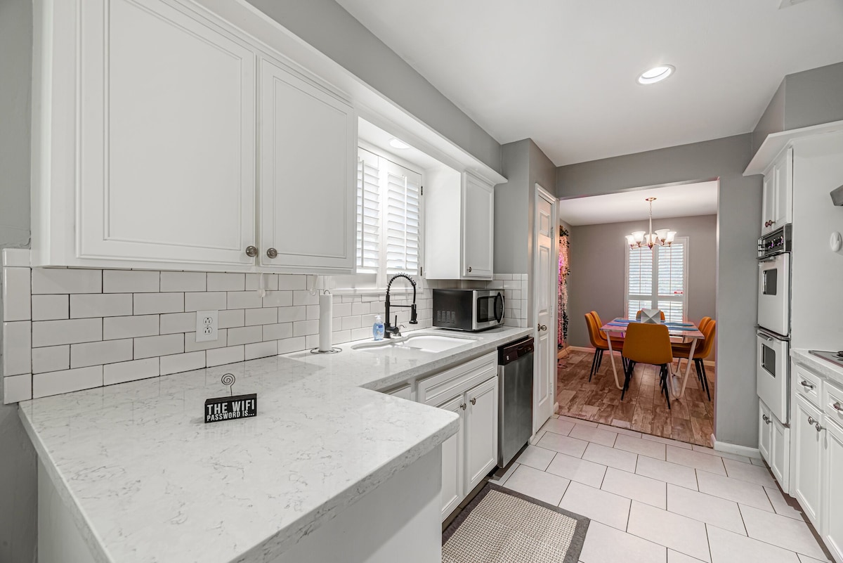 Photo 12 of The Paris- Colorful 3BEDROOM 2BATH SFH w/Heated POOL Available