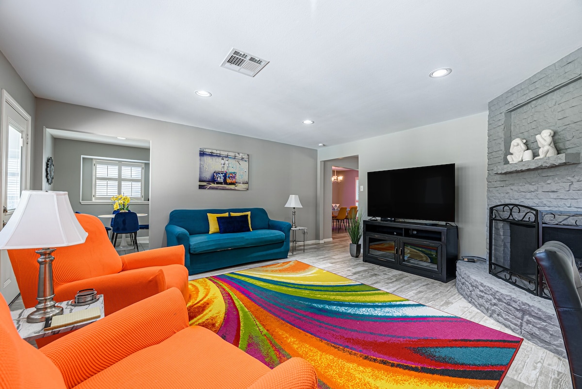 Photo 18 of The Paris- Colorful 3BEDROOM 2BATH SFH w/Heated POOL Available