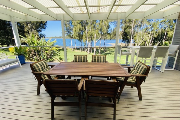 Beautiful uninterrupted views of Mummaga Lake