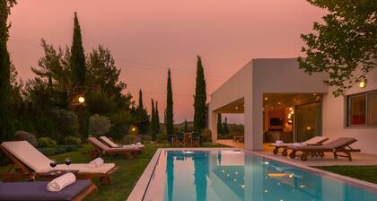 Villa Verano - Spacious 5-BDR & 5-BTH villa