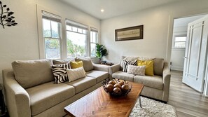 Smart-TV, Stereoanlage, Arbeitsbereiche, Computerbildschirme