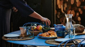 Outdoor dining - Cozy Alpine Retreat in the mountain with Hot tub (Bourg Saint Maurice)