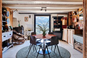 Dining - Cozy Alpine chalet in the mountain with Hot tub and dog welcome (Bourg Saint Maurice)