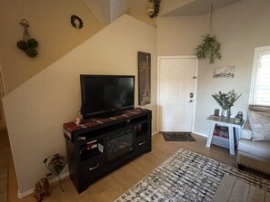 Living area - Stay in Peoria 83 (Peoria)