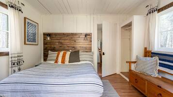 1 bedroom, bed sheets