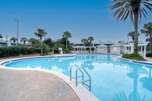 Piscine extérieure, piscine chauffée