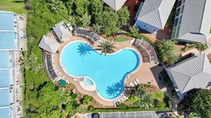 Piscine extérieure, piscine chauffée