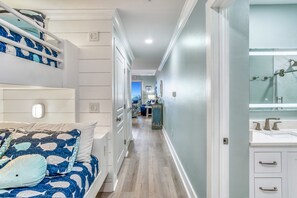 2 chambres, fer et planche à repasser, lit parapluie, Wi-Fi gratuit