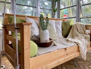 5 Schlafzimmer, Schreibtisch, Bügeleisen/Bügelbrett, Reisekinderbett