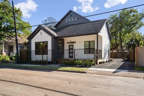 Exterior - Boho Lodge Studio @ EADO -  2 km from FIFA Fest (Houston)