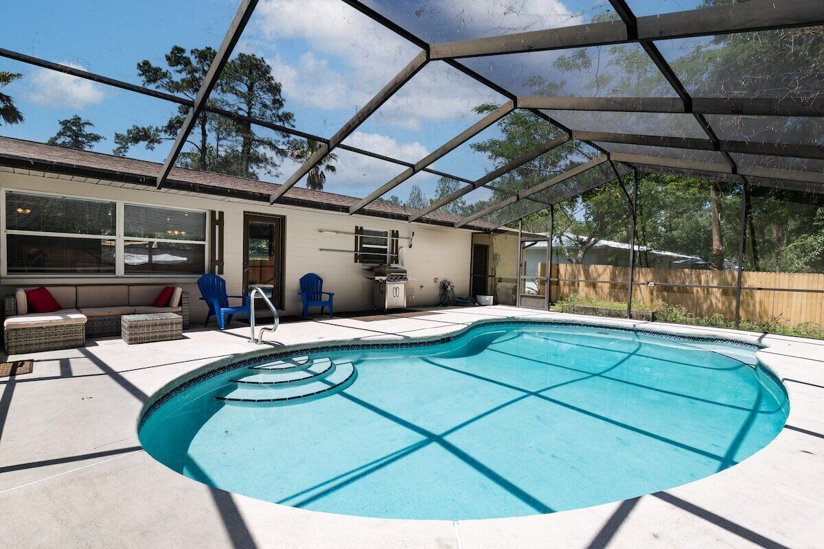 Four Bedroom Pool Home  - Bring Your Pets!