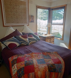4 bedrooms - Beautiful Homestead on Two private acres (Drysdale)
