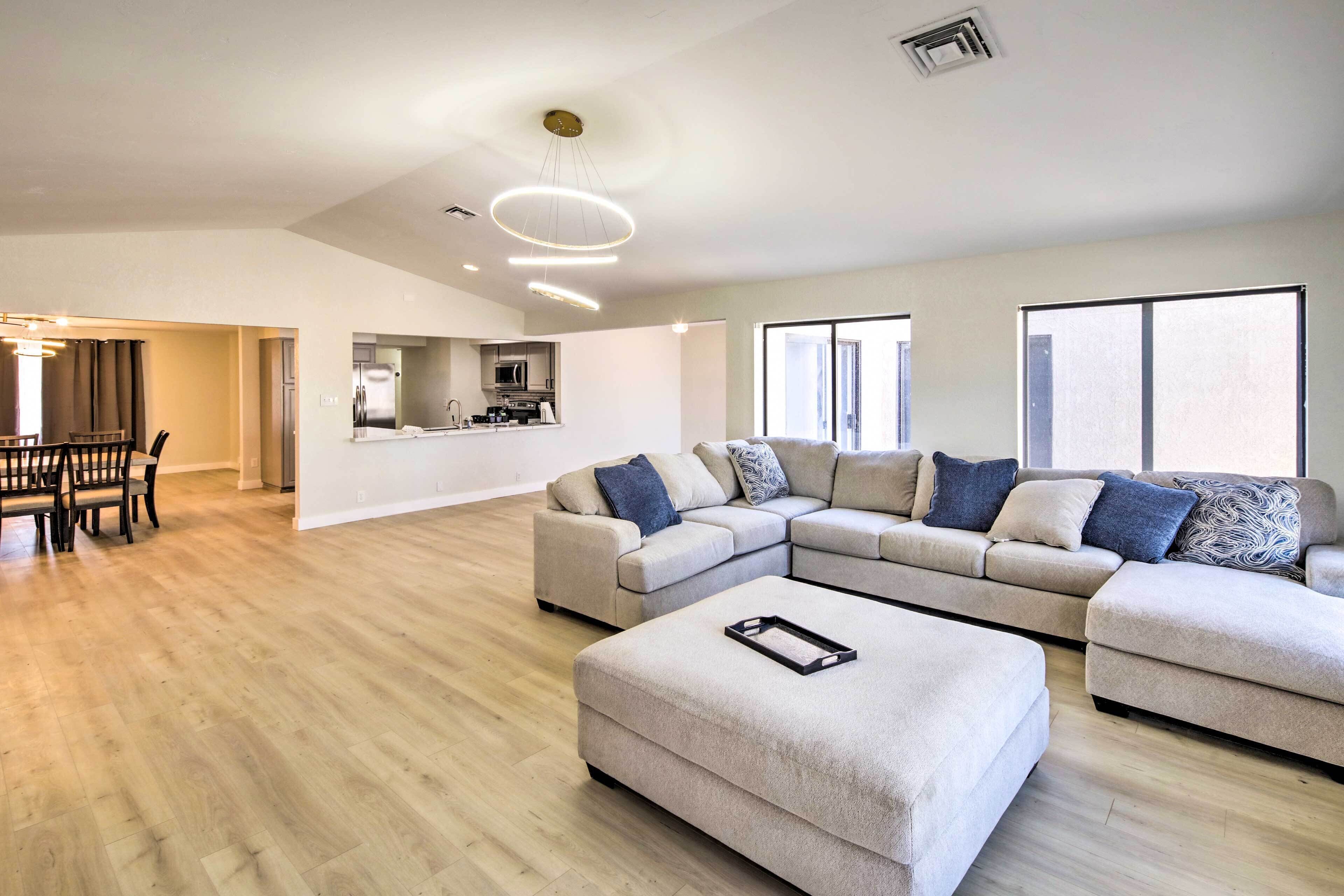 Modern Lake Havasu Retreat: Lake & Mountain Views!