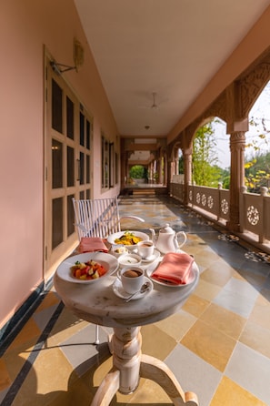 Aperto a colazione, pranzo e cena