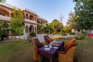 Garden - Chhota Mahal (Jamwa Ramgarh)