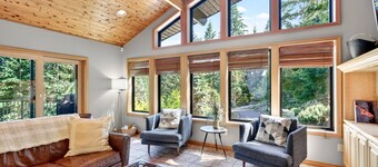 Majestic Mountain Retreat on 20 Acres, Gorgeous Views, Ponds, Hot Tub, Sauna, 15 Miles to Gov Camp