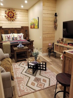 1 habitación, tabla de planchar con plancha, wifi gratis y ropa de cama 