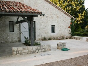 Terrace/patio - Gîte with swimming pool and park garden (Saint Maurin)