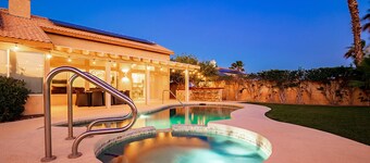 360° Mountain Views, Heated Pool & Spa, Firepit