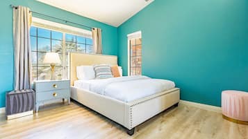 4 bedrooms, desk, iron/ironing board, travel crib