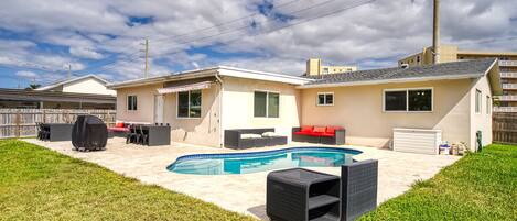 Outdoor pool, a heated pool